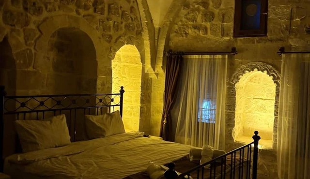 Majestic Manor Otel