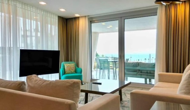 Private Sea-View Residence
