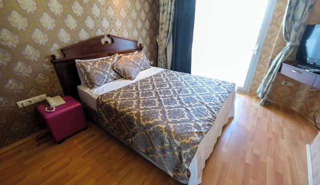 Club Rose Bay Hotel