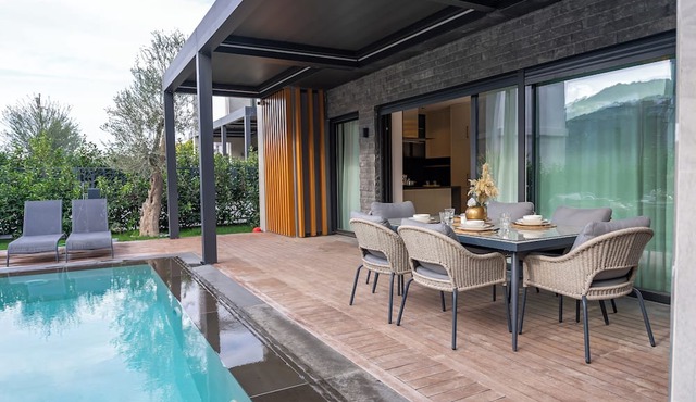 Luxurious Villa Retreat with Private Swimming Pool