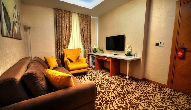 Golden Deluxe Hotel