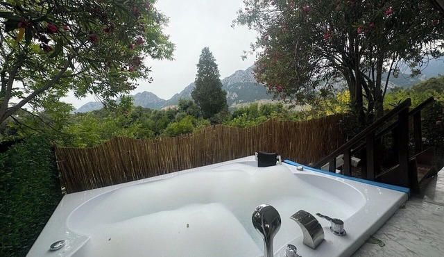 Cozy 1-bedroom villa with AC, WiFi, fitness room in gorgeous Konyaalti in Antalya