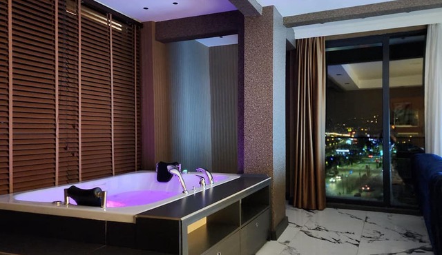 Ayatoure Hotel