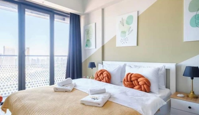 Rhea - Chic 1BD Apt w/ Balcony Views & Parking in Istanbul
