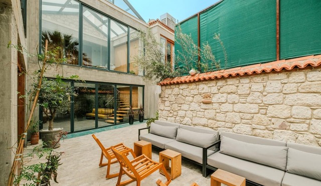 Vacation Flat w Pool in Alacati 5 min to Beaches in Izmir