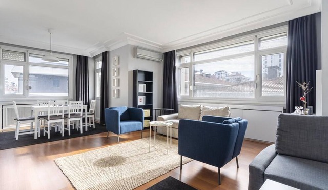 Missafir Sleek Flat with Balcony on Bagdat Street in Istanbul