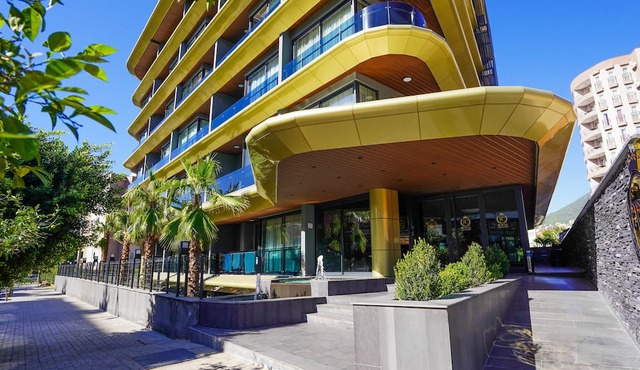 Brand new apartment in premium residential complex. 400m from Kleopatra beach!