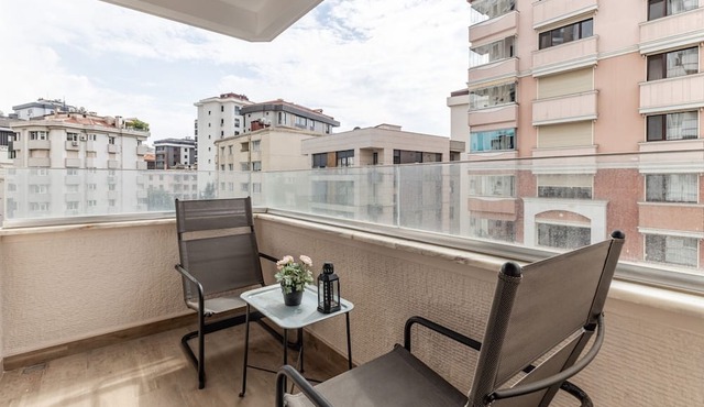 Stylish Flat with Balcony 4 min to Bagdat Avenue in Istanbul