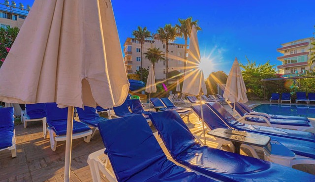 Grand Bahama Beach Hotel in Alanya