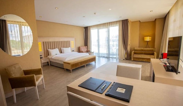 Hilly Hotel in Edirne