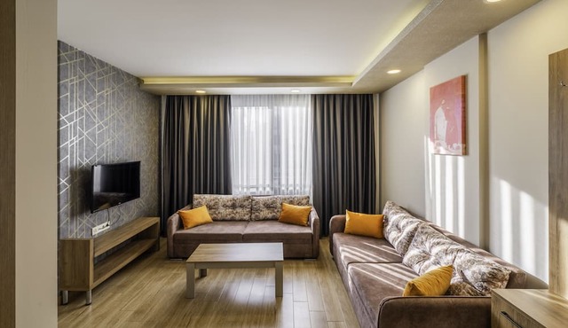 Golden World Suite Hotel