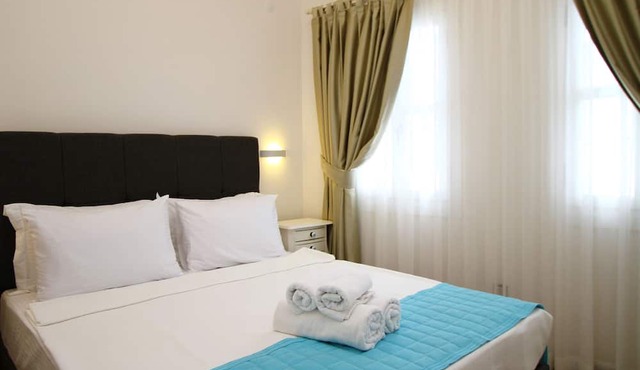 Cesme Kale Tas Apart