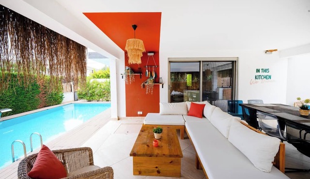 Luxury Vacation Seaside Villa with Privacy