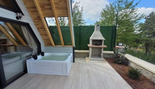 Detached- Heated Pool-Lake and Nature Viewnn in Sakarya