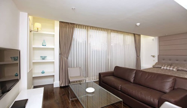 Pera Residence