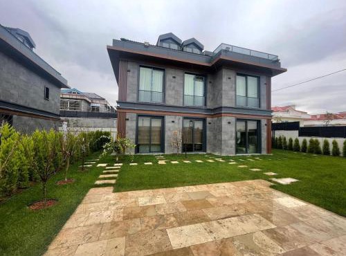 Villa with forest views,Minutes from the airport