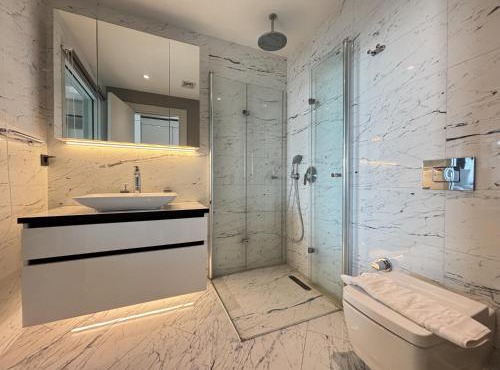 Luxury Studio on the 19th Floor Queen Bomonti