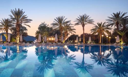 DoubleTree by Hilton Bodrum Isil Club Ultra All-Inclusive Resort in Torba