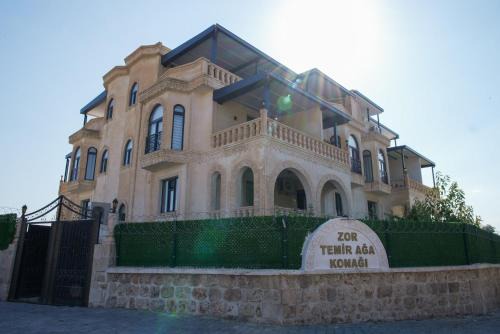 Zor Temir Ağa Konağı in Midyat