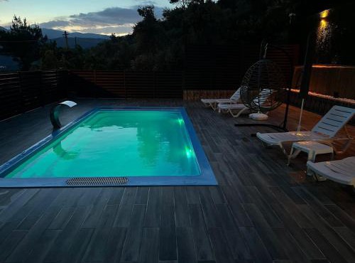 Luxury Nature House with Pool in Oeren