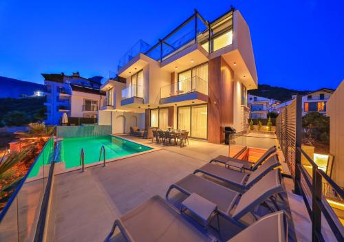 Villa Infinity Sky - Private Pool - Panoramic Sea View in Kaş