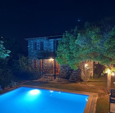 Stone mansion with private pool and garden and authentic village house in Kuşadası