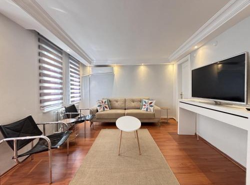 Modern Spacious Apartment 5 Min to Metro