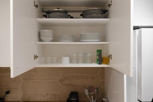Renovated Flat near Tram All Rooms AC
