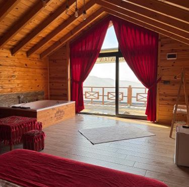 Cela Zeni Suit Bungalov