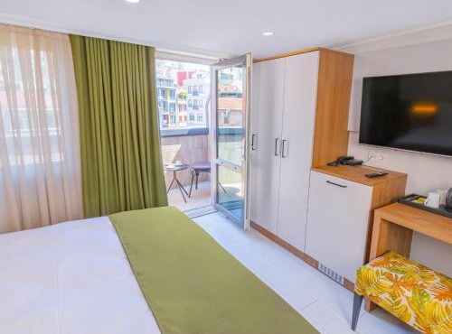 Quinnova Hotel