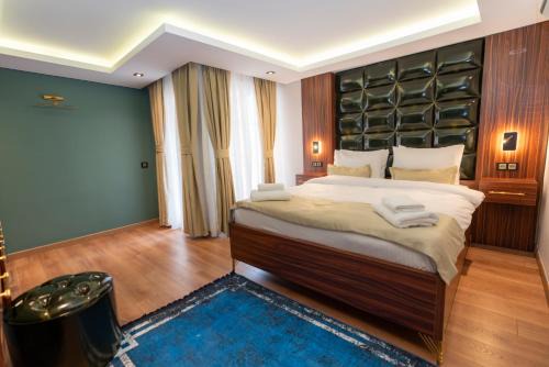 THE MUA LUXURY HOMEs
