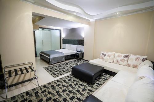 HALLEY OTEL