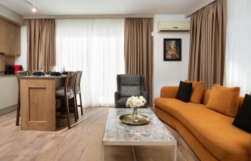Marmada Suites