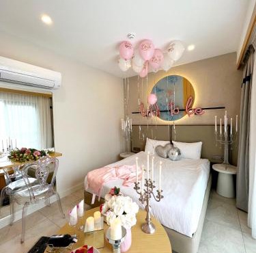 A Suite Side
