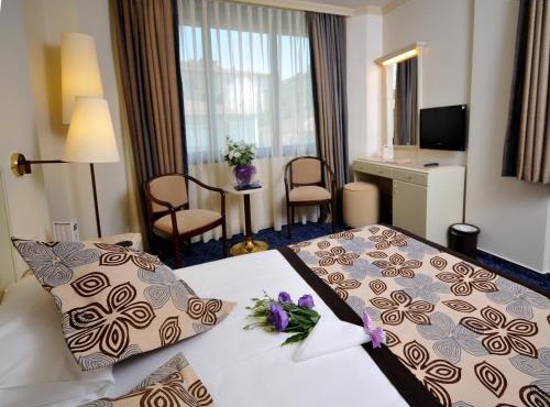 Class Hotel
